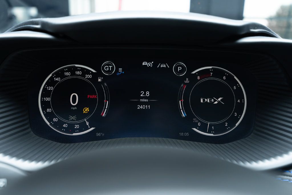Used 2022 Aston Martin DBX AWD/4WD image 27
