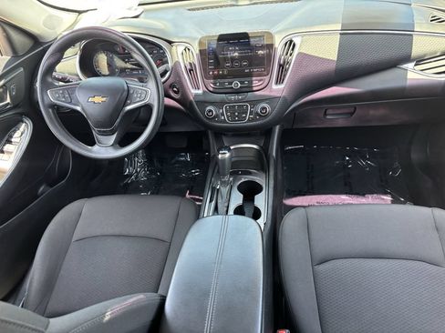 Used 2020 Chevrolet Malibu LT FWD image 13