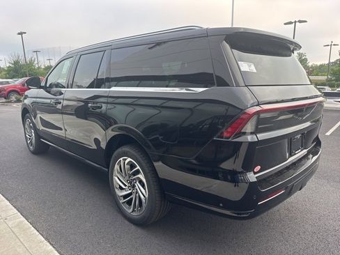 New 2025 Lincoln Navigator L Reserve image 5