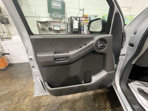 Used 2011 Nissan Xterra PRO-4X w/ Protection Pkg image 27