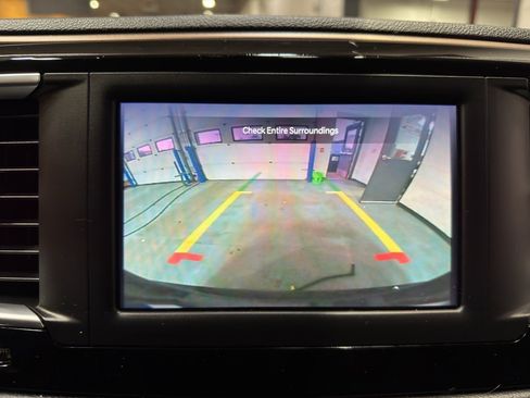 Used 2023 Chrysler Voyager LX image 31