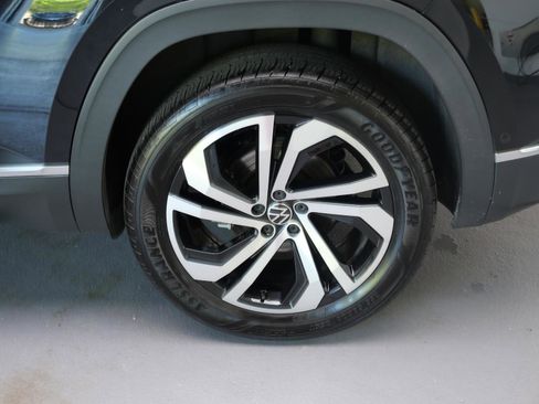 Used 2020 Volkswagen Atlas Cross Sport SEL Premium AWD/4WD image 16