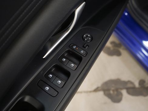 Used 2025 Hyundai Elantra SEL image 19