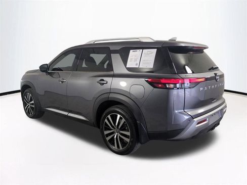 Used 2024 Nissan Pathfinder Platinum AWD/4WD image 7