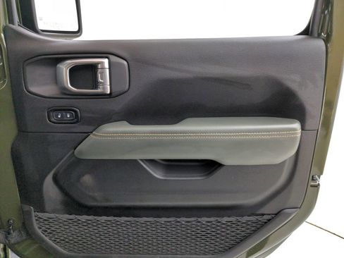 Used 2024 Jeep Wrangler High Altitude image 32