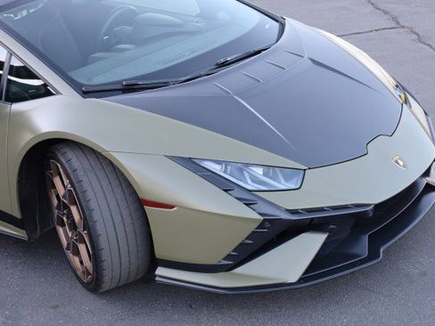 Used 2023 Lamborghini Huracan Tecnica RWD image 11
