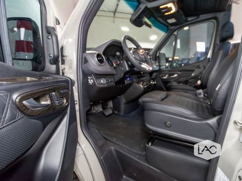 Used 2025 Mercedes-Benz Sprinter 3500 image 30