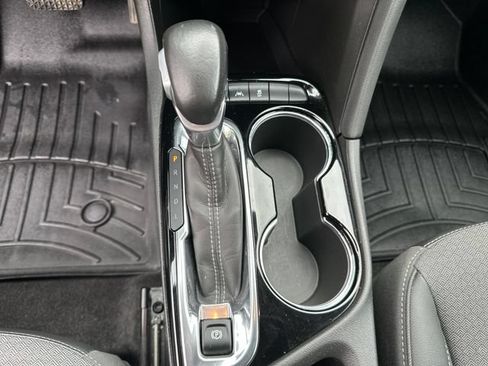 Used 2023 Buick Encore GX Preferred w/ Cold Weather Comfort Package AWD/4WD image 17