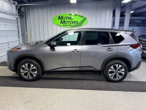 Used 2022 Nissan Rogue SV AWD/4WD image 5