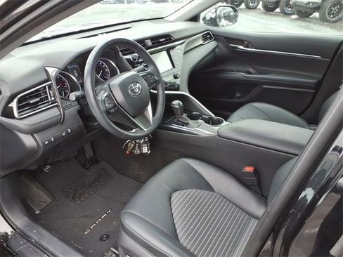 Used 2020 Toyota Camry SE image 10