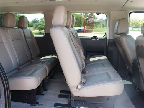 Used 2014 Nissan NV 3500 SL w/ Technology Package RWD image 17