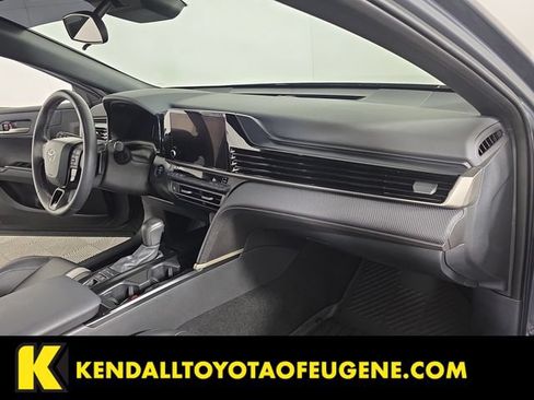Used 2025 Toyota Camry SE AWD/4WD image 26