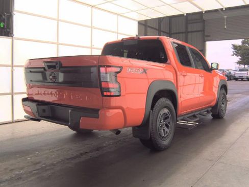 Used 2025 Nissan Frontier Pro-X RWD image 3