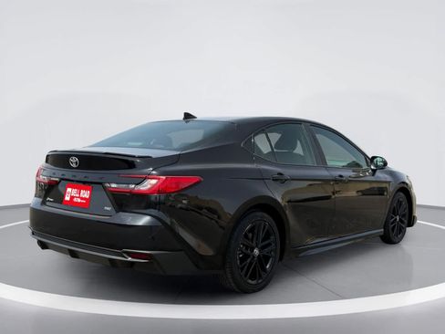 Used 2025 Toyota Camry SE FWD image 7