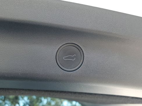 Used 2024 Tesla Model Y Long Range image 10