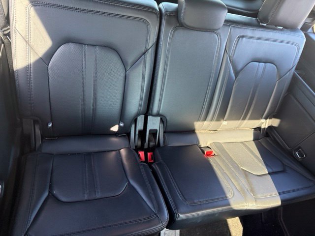 Used 2019 Ford Expedition Limited w/ Equipment Group 302A AWD/4WD image 14