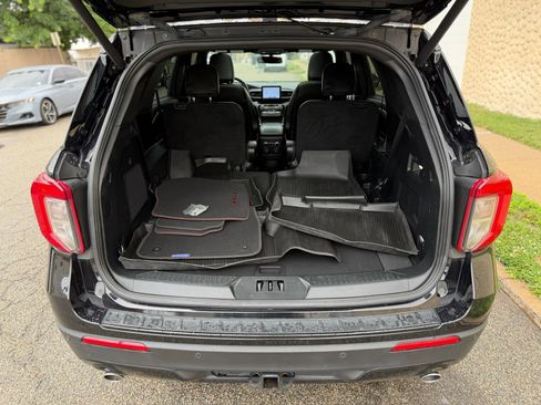 Used 2023 Ford Explorer ST-Line w/ Class IV Trailer Tow Package AWD/4WD image 10