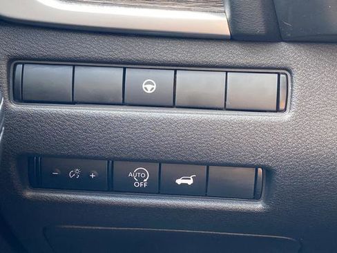 Used 2024 Nissan Rogue Platinum image 30