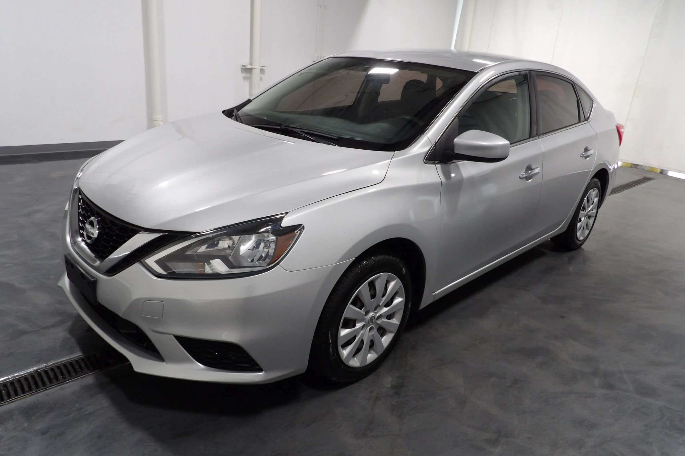 Used 2018 Nissan Sentra S FWD image 3