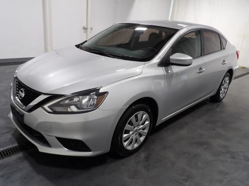 Used 2018 Nissan Sentra S FWD image 3
