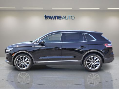 Used 2022 Lincoln Nautilus Reserve w/ Equipment Group 201A AWD/4WD image 2