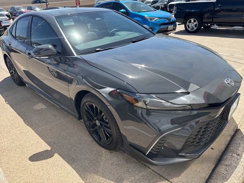 Used 2026 Toyota Camry SE w/ Convenience Package image 2