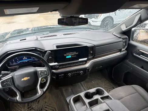 Used 2023 Chevrolet Silverado 1500 LT AWD/4WD image 19
