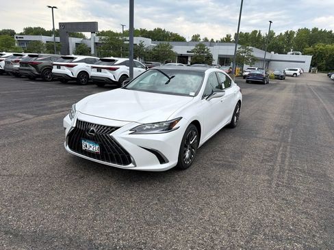 Certified 2025 Lexus ES 350 Ultra Luxury w/ Accessory Package (Z2) FWD image 8