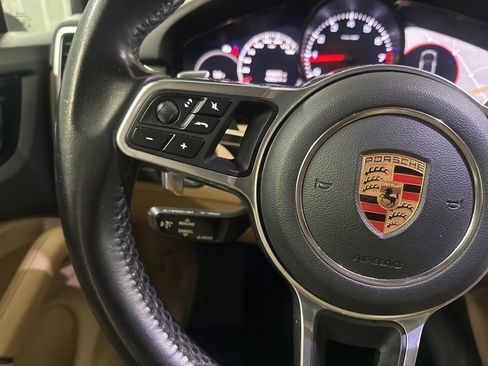 Used 2019 Porsche Cayenne S image 24