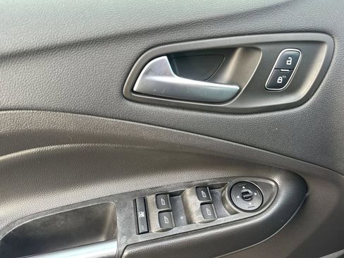 Certified 2018 Ford Escape SE image 13