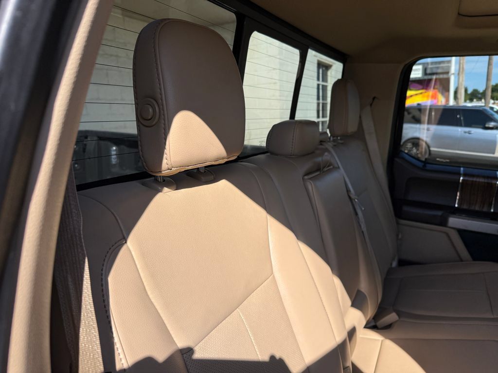 Used 2019 Ford F150 Lariat w/ Equipment Group 502A Luxury AWD/4WD image 18