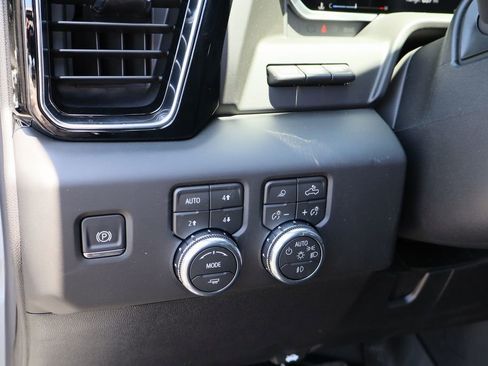 New 2026 GMC Sierra 2500 Denali w/ Denali Reserve Package AWD/4WD image 10
