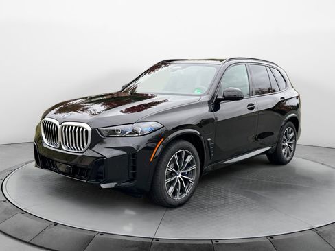 Used 2026 BMW X5 xDrive50e AWD/4WD image 3