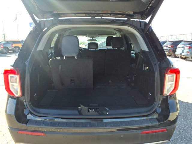 Certified 2023 Ford Explorer XLT w/ Equipment Group 202A AWD/4WD image 8