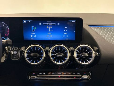 Certified 2025 Mercedes-Benz GLA 250 4MATIC image 19
