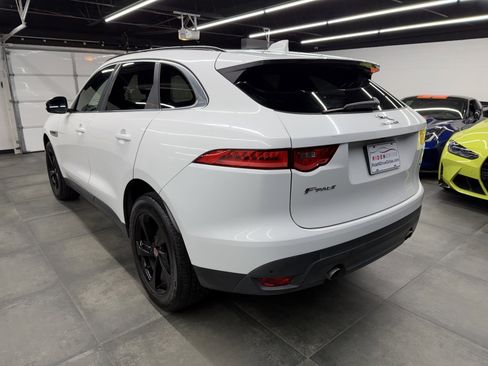 Used 2019 Jaguar F-PACE Premium image 4