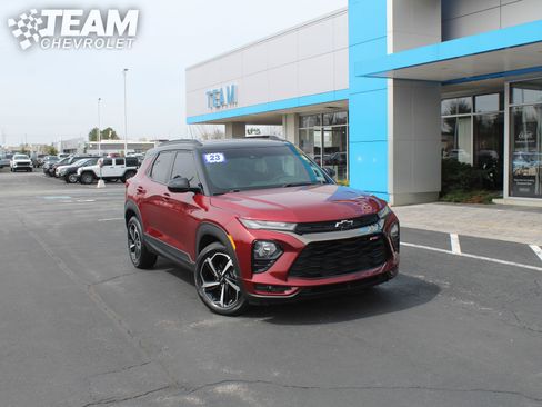 Used 2023 Chevrolet TrailBlazer RS w/ Sun and Liftgate Package image 2