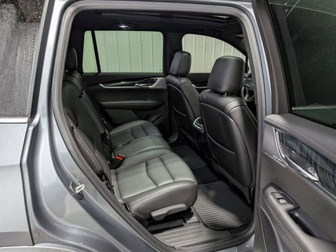 Used 2021 Cadillac XT6 Premium Luxury FWD image 29
