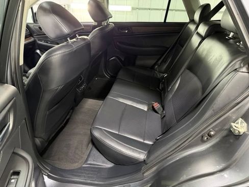 Used 2019 Subaru Outback 3.6R Limited AWD/4WD image 8