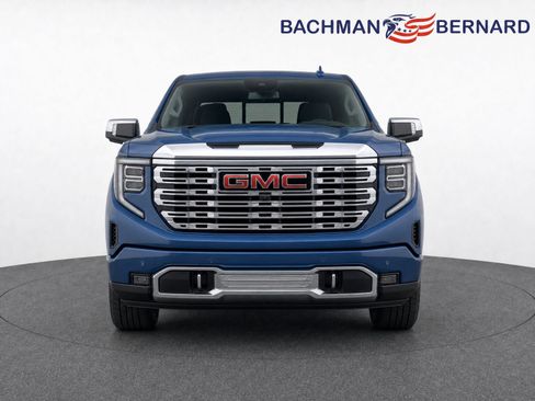 Used 2026 GMC Sierra 1500 Denali w/ Technology Package AWD/4WD image 2