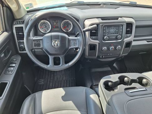 Used 2017 RAM 2500 Tradesman w/ Chrome Appearance Group RWD image 9