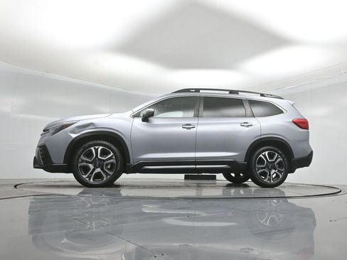 Used 2023 Subaru Ascent Limited w/ Technology Package AWD/4WD image 8