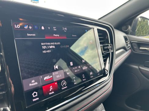 Used 2024 Dodge Durango GT image 38