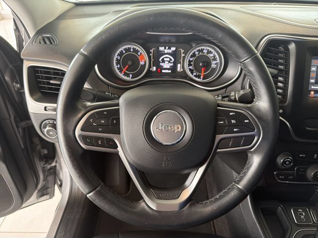 Used 2019 Jeep Cherokee Latitude Plus FWD image 28