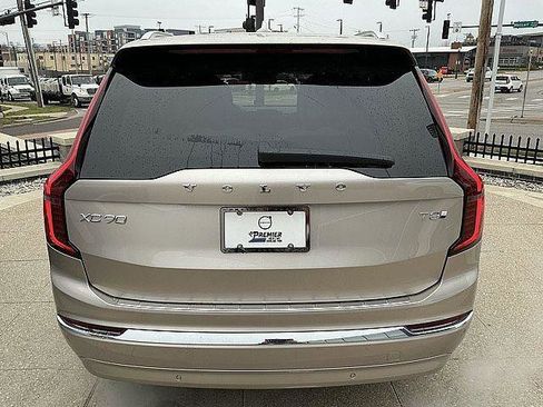 New 2026 Volvo XC90 T8 Plus w/ Protection Package Premier AWD/4WD image 9