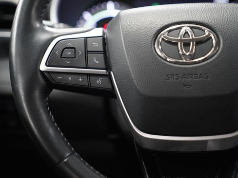 Used 2022 Toyota Highlander Limited AWD/4WD image 21