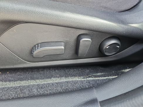 Used 2024 Subaru Crosstrek 2.0i Premium image 29