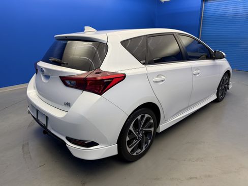 Used 2018 Toyota Corolla iM FWD image 7