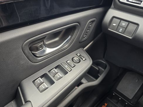 Used 2025 Honda Pilot TrailSport image 22