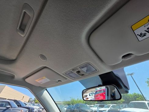 New 2025 Hyundai Venue SEL image 12